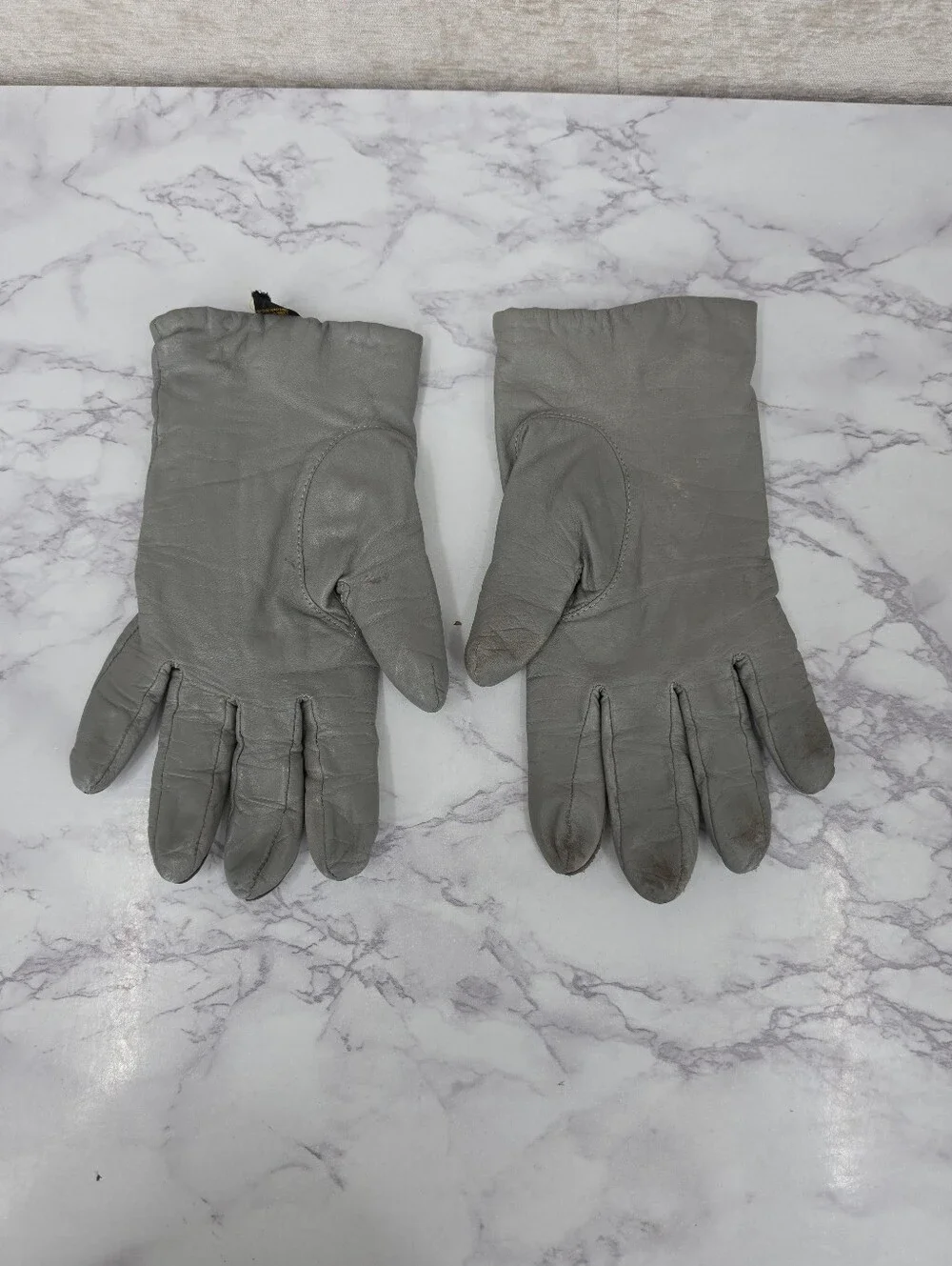 Vintage Leather Driving Gloves Gray with Black Accents And Knot Button